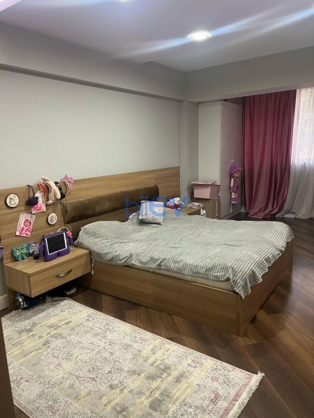 Satış 4 otaqlı Köhnə Tikili bina evi  250m², Bakı