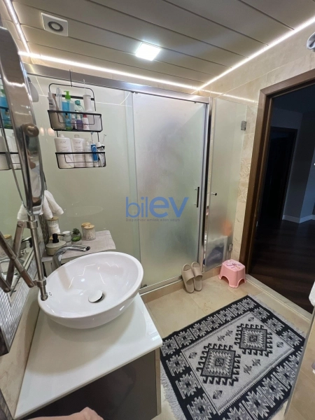 Satış 4 otaqlı Köhnə Tikili bina evi  250m², Bakı