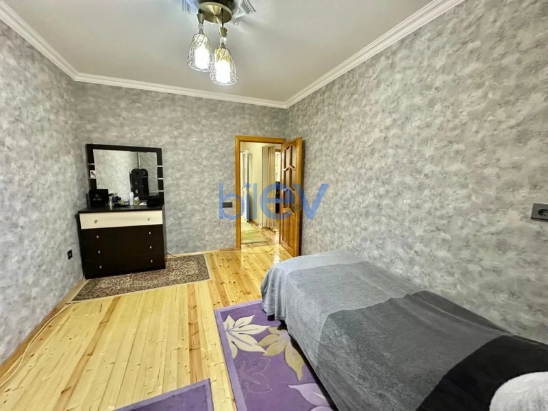 Satış 4 otaqlı Köhnə Tikili bina evi  100m², Bakı