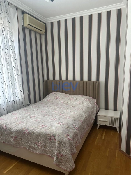 Satış 8 otaqlı Bağ evi  450m², Bakı