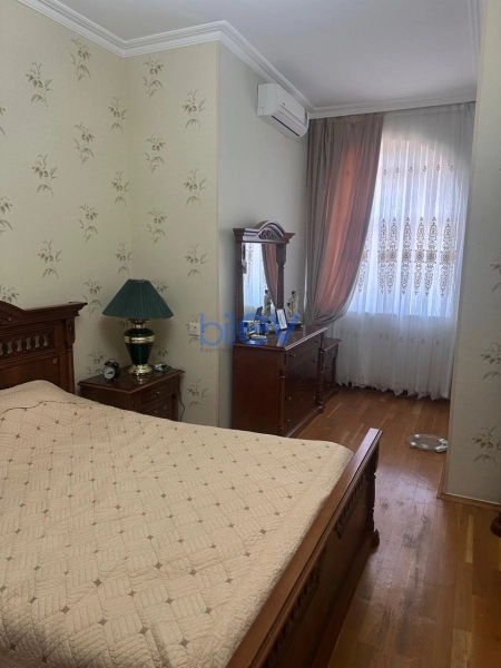 Satış 8 otaqlı Bağ evi  450m², Bakı