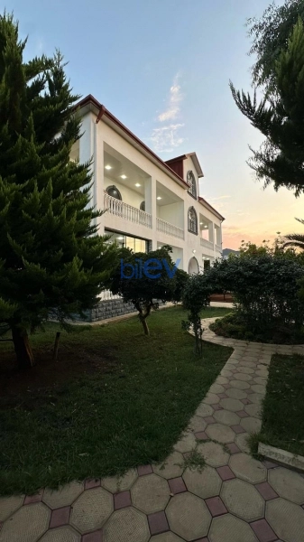 Satış 8 otaqlı Bağ evi  450m², Bakı