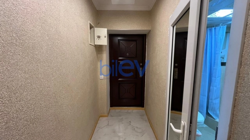 Satış 3 otaqlı Köhnə Tikili bina evi  81m², Bakı
