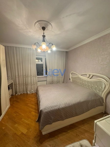 Satış 4 otaqlı Köhnə Tikili bina evi  100m², Bakı