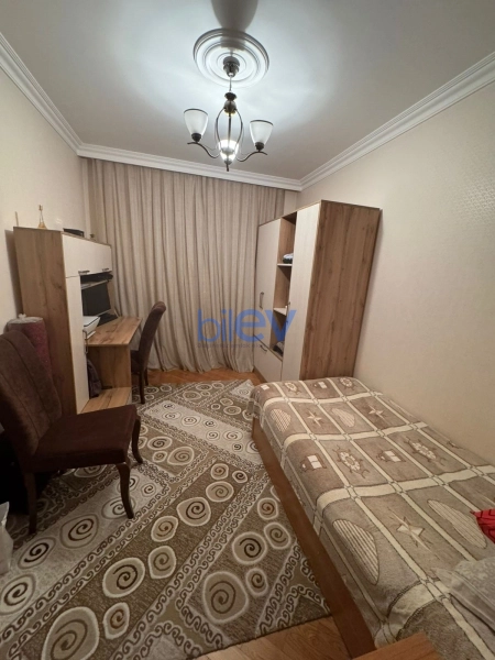 Satış 4 otaqlı Köhnə Tikili bina evi  100m², Bakı