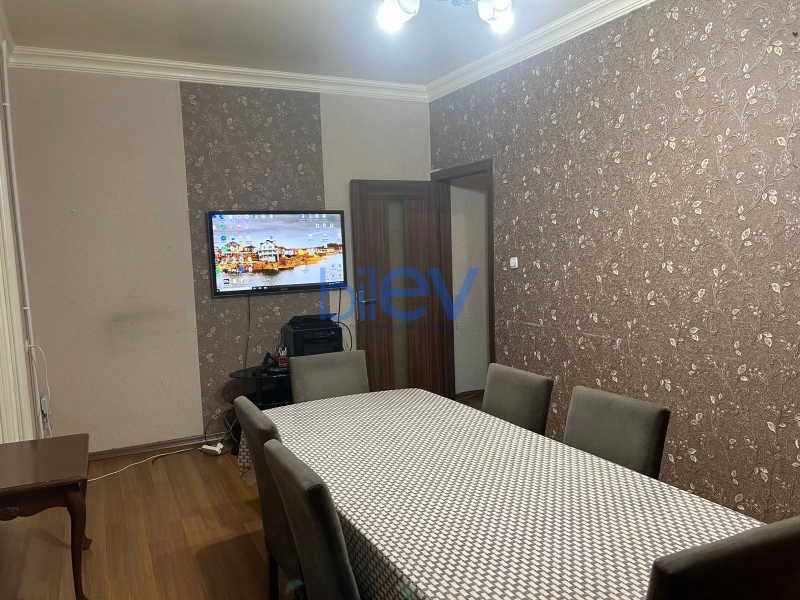 Satış 2 otaqlı Köhnə Tikili bina evi  67m², Bakı