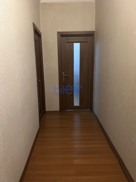 Satış 2 otaqlı Köhnə Tikili bina evi  67m², Bakı