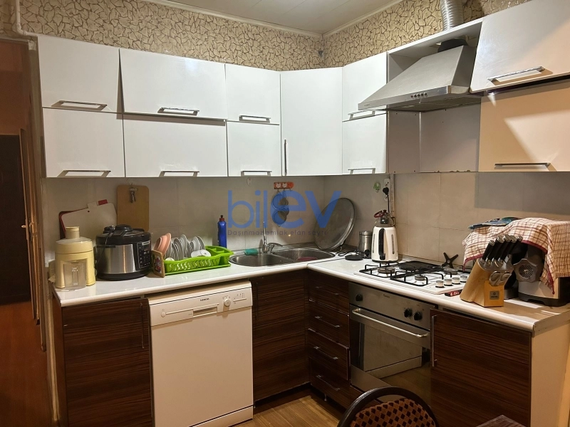 Satış 2 otaqlı Köhnə Tikili bina evi  67m², Bakı