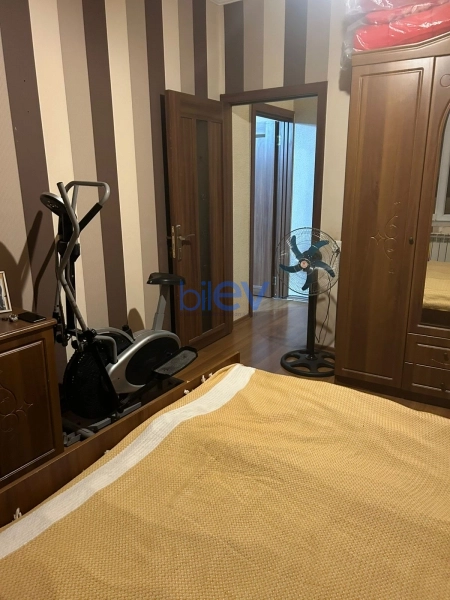Satış 2 otaqlı Köhnə Tikili bina evi  67m², Bakı