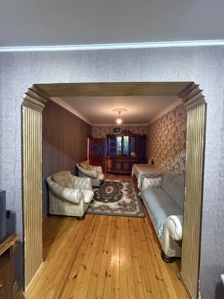 Aylıq Kirayə 3 otaqlı Köhnə Tikili bina evi  90m², Bakı