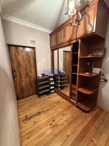 Aylıq Kirayə 3 otaqlı Köhnə Tikili bina evi  90m², Bakı