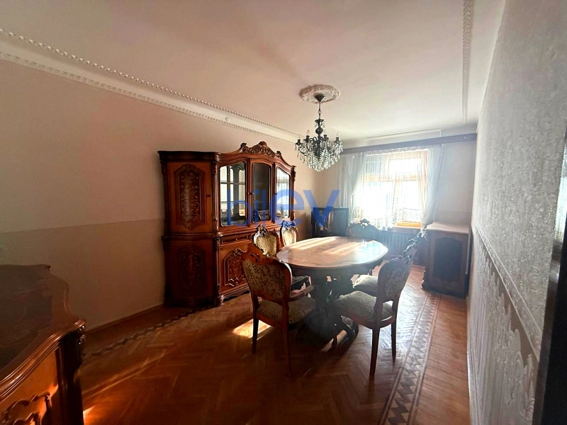 Satış 3 otaqlı Köhnə Tikili bina evi  70m², Bakı