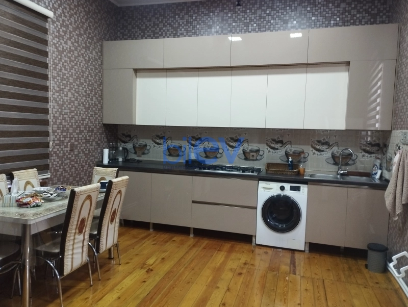 Satış 11 otaqlı Həyət evi  400m², Bakı