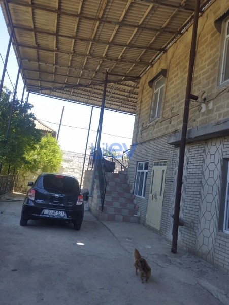Satış 11 otaqlı Həyət evi  400m², Bakı