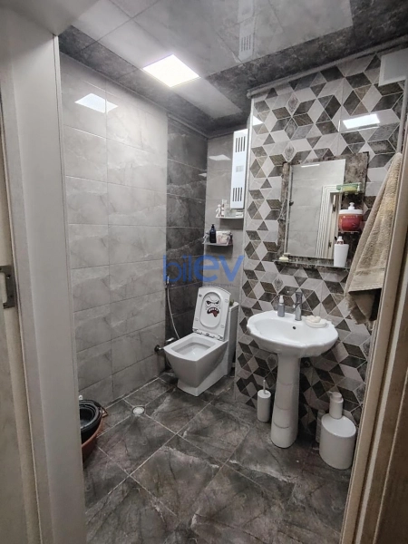 Satış 2 otaqlı Köhnə Tikili bina evi  60m², Bakı