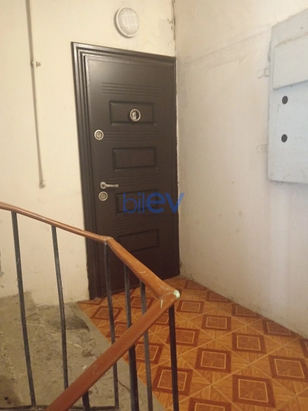 Satış 3 otaqlı Köhnə Tikili bina evi  72m², Bakı