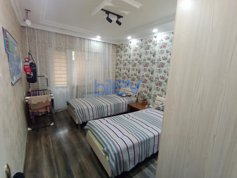 Satış 3 otaqlı Köhnə Tikili bina evi  72m², Bakı