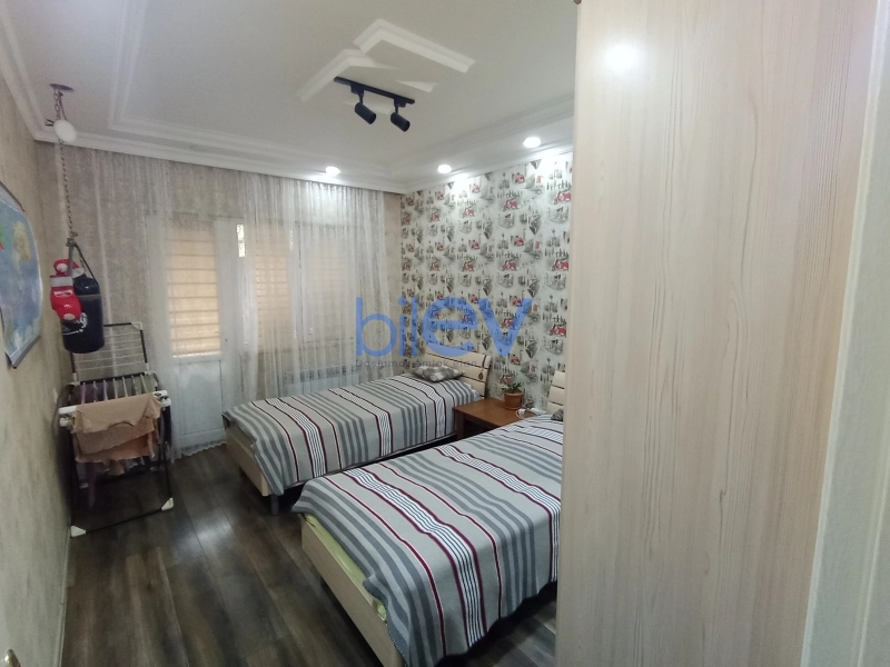 Satış 3 otaqlı Köhnə Tikili bina evi  72m², Bakı