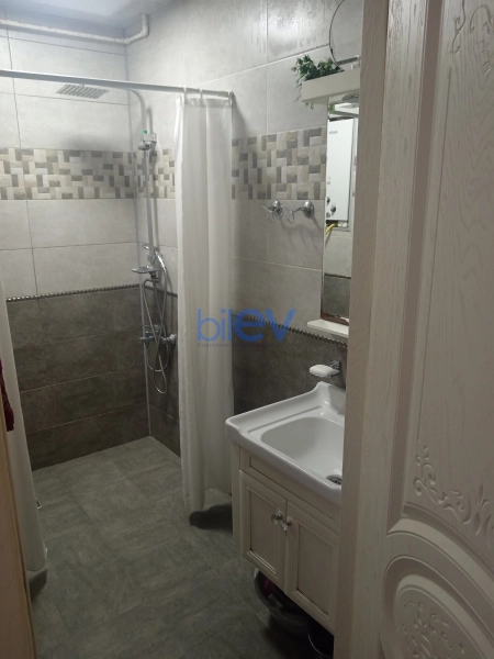 Satış 3 otaqlı Köhnə Tikili bina evi  72m², Bakı