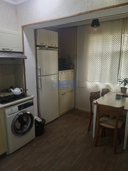 Satış 3 otaqlı Köhnə Tikili bina evi  72m², Bakı