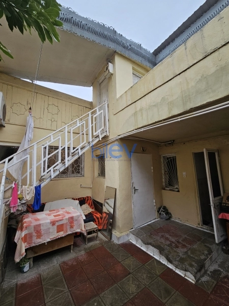 Satış 4 otaqlı Köhnə Tikili bina evi  97m², Bakı