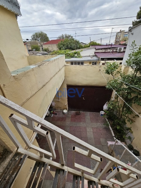 Satış 4 otaqlı Köhnə Tikili bina evi  97m², Bakı