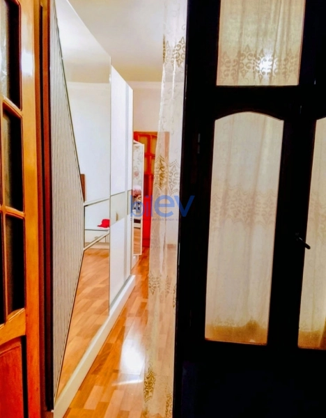 Satış 3 otaqlı Köhnə Tikili bina evi  72m², Bakı