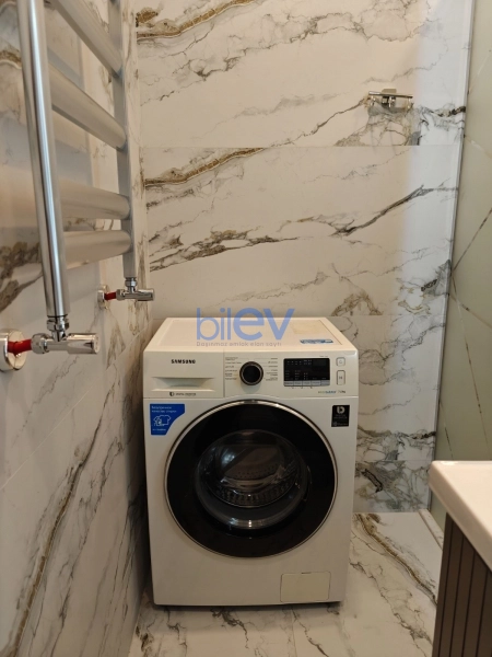 Aylıq Kirayə 3 otaqlı Yeni Tikili bina evi  90m², Bakı