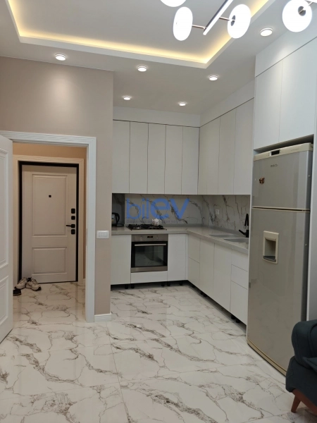 Aylıq Kirayə 3 otaqlı Yeni Tikili bina evi  90m², Bakı