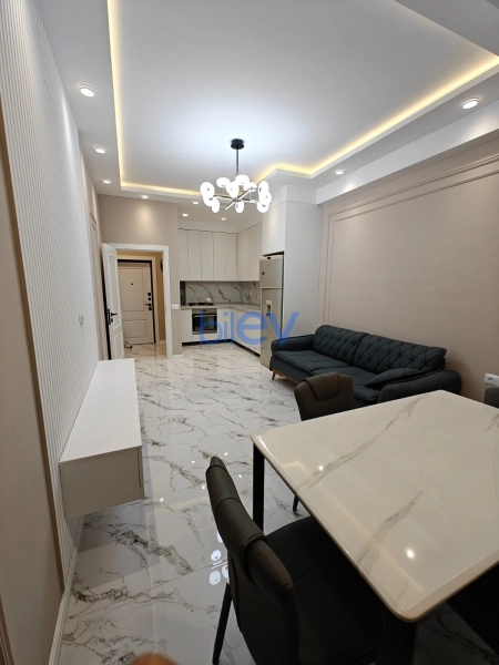 Aylıq Kirayə 3 otaqlı Yeni Tikili bina evi  90m², Bakı