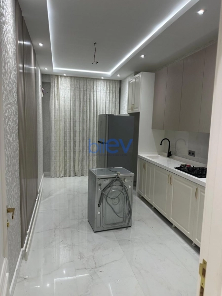 Aylıq Kirayə 3 otaqlı Yeni Tikili bina evi  100m², Bakı