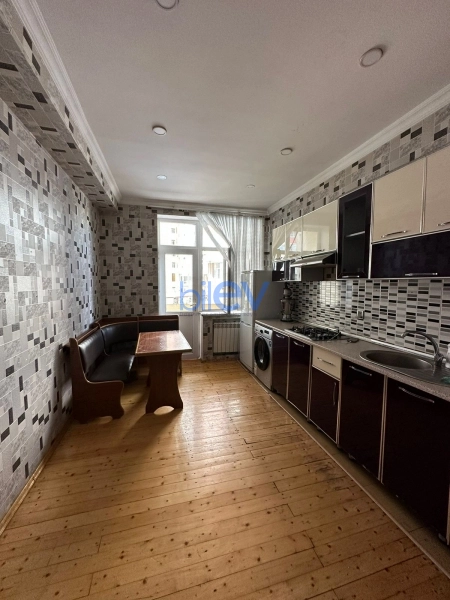 Aylıq Kirayə 2 otaqlı Yeni Tikili bina evi  80m², Bakı
