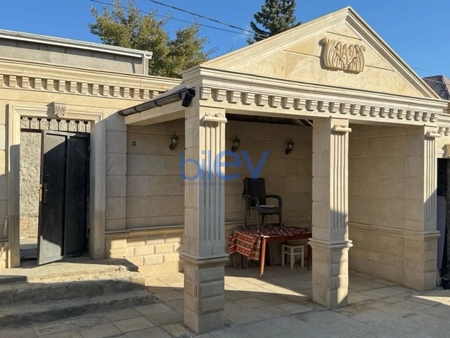 Satış 4 otaqlı Həyət evi  3m², Bakı