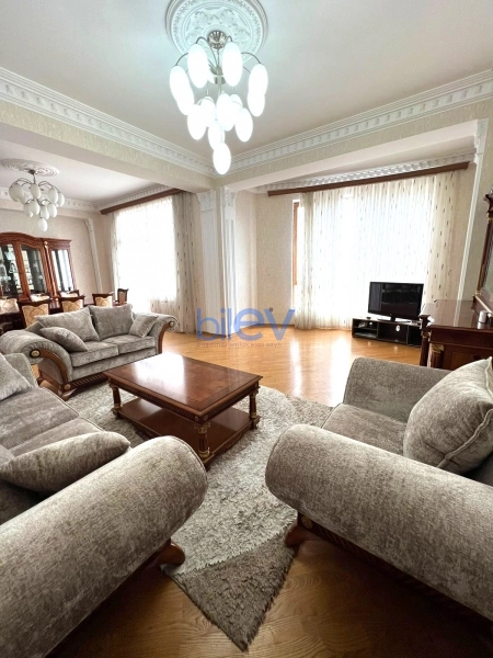 Aylıq Kirayə 4 otaqlı Yeni Tikili bina evi  180m², Bakı