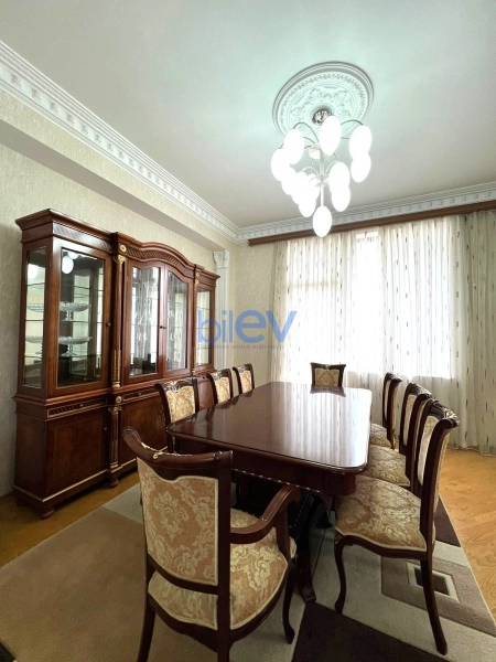 Aylıq Kirayə 4 otaqlı Yeni Tikili bina evi  180m², Bakı