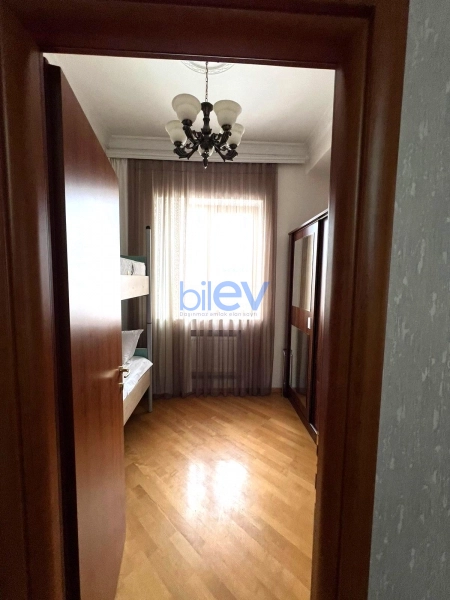 Aylıq Kirayə 4 otaqlı Yeni Tikili bina evi  180m², Bakı