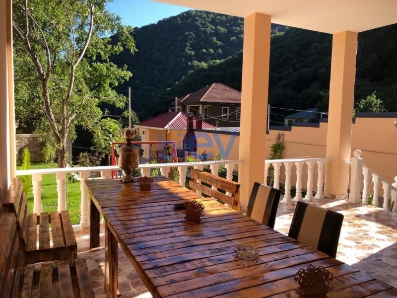 Günlük Kirayə 7 otaqlı Həyət evi  m², Qax