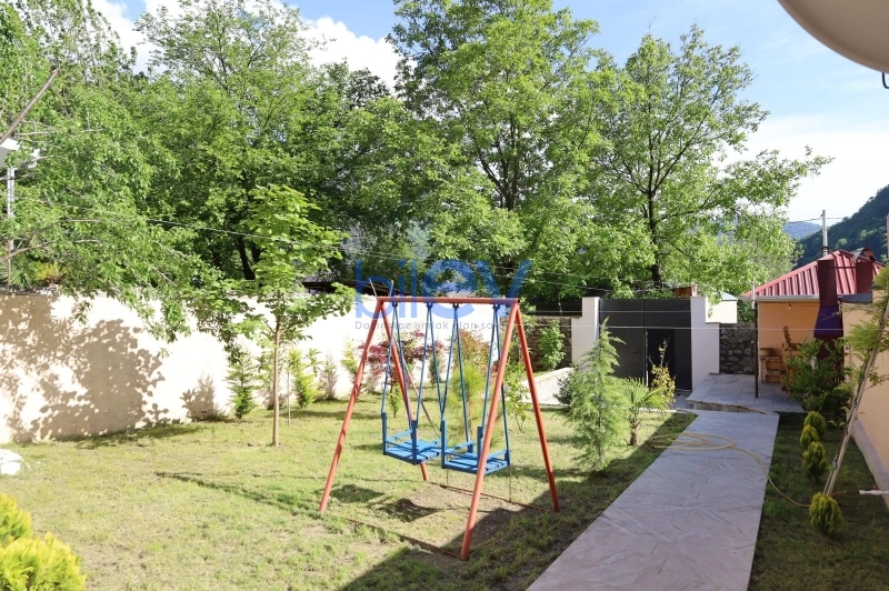 Günlük Kirayə 7 otaqlı Həyət evi  m², Qax