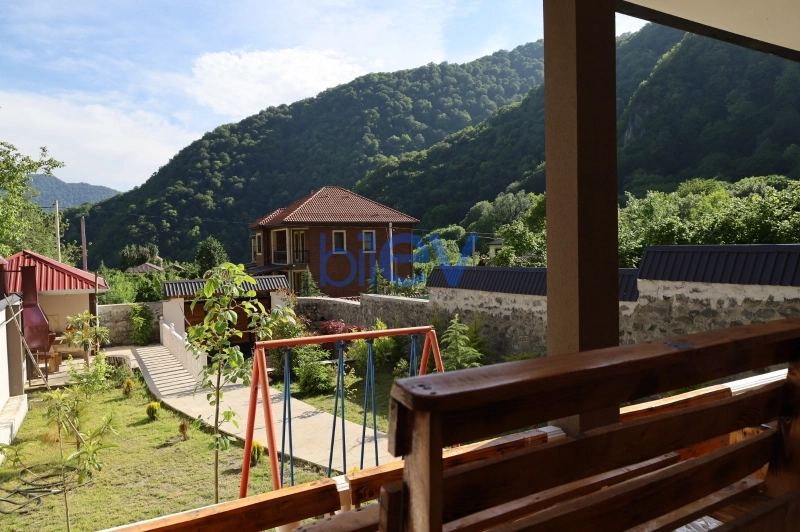 Günlük Kirayə 6 otaqlı Həyət evi  120m², Qax
