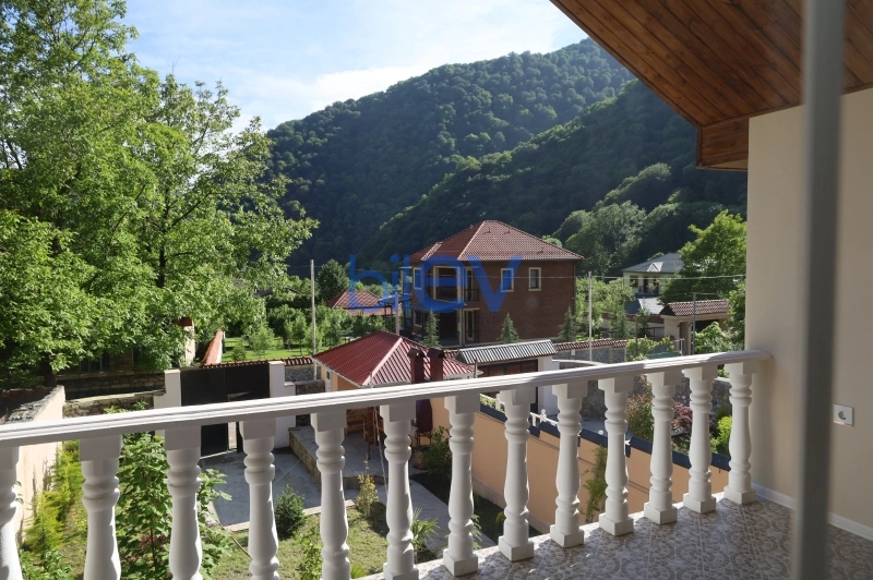 Günlük Kirayə 6 otaqlı Həyət evi  120m², Qax