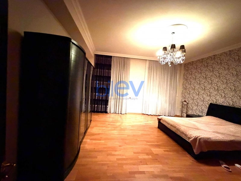 Aylıq Kirayə 3 otaqlı Yeni Tikili bina evi  210m², Bakı