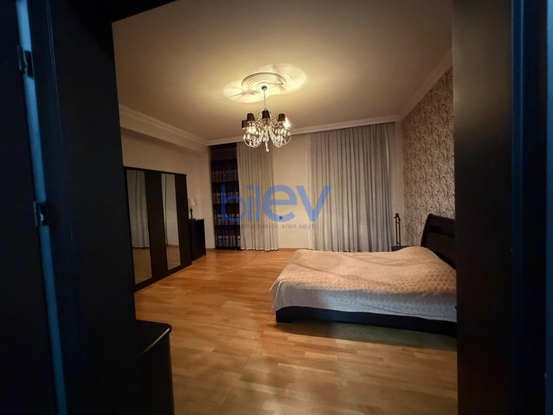 Aylıq Kirayə 3 otaqlı Yeni Tikili bina evi  210m², Bakı