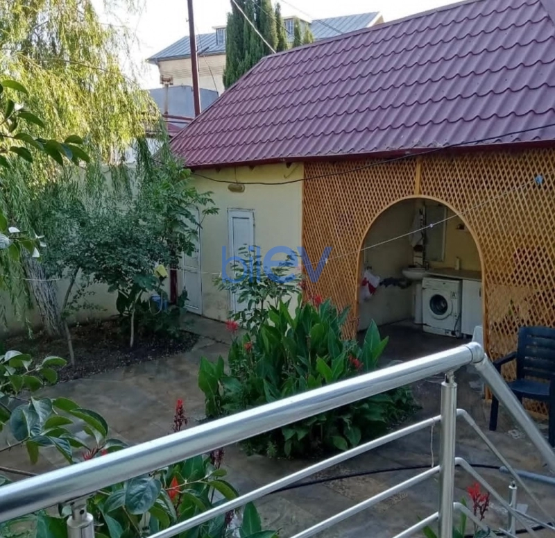Satış 5 otaqlı Həyət evi  4m², Bakı