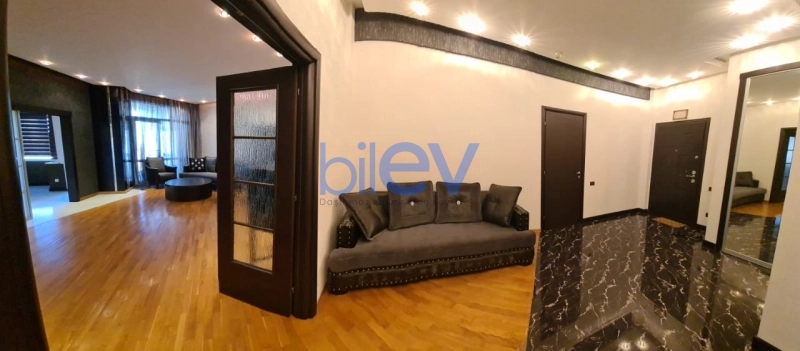 Aylıq Kirayə 3 otaqlı Yeni Tikili bina evi  185m², Bakı