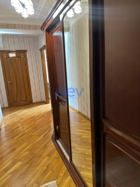 Aylıq Kirayə 2 otaqlı Yeni Tikili bina evi  77m², Bakı