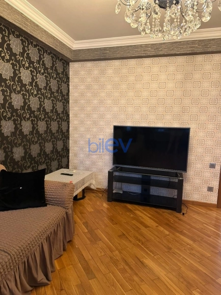 Aylıq Kirayə 2 otaqlı Yeni Tikili bina evi  77m², Bakı