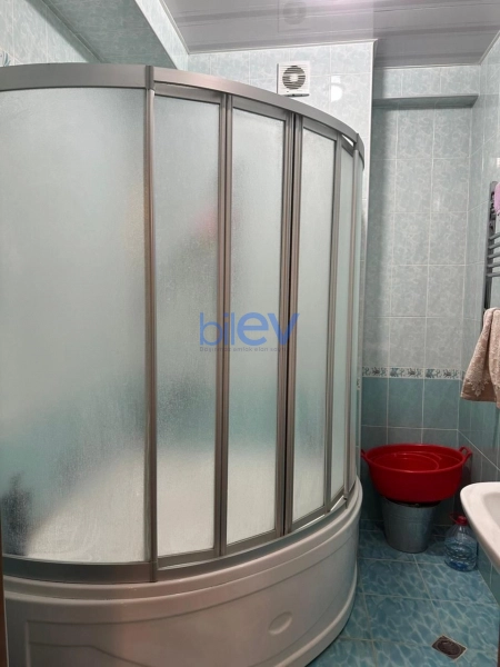 Aylıq Kirayə 2 otaqlı Yeni Tikili bina evi  77m², Bakı