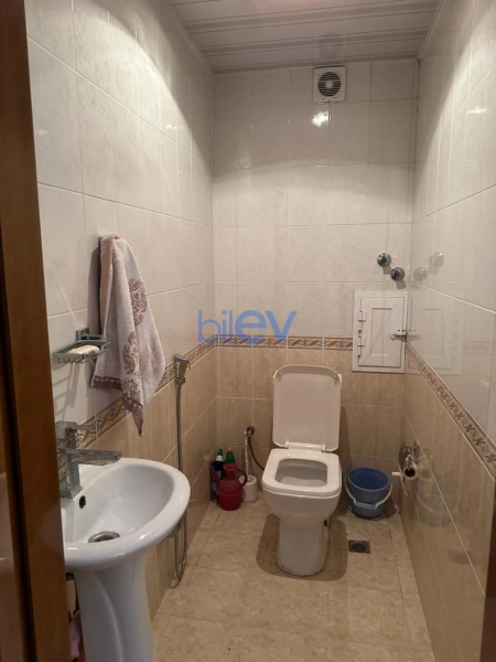 Aylıq Kirayə 2 otaqlı Yeni Tikili bina evi  77m², Bakı
