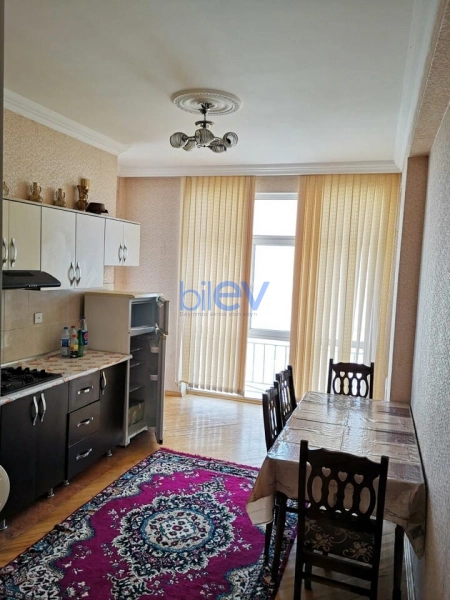 Aylıq Kirayə 3 otaqlı Yeni Tikili bina evi  130m², Bakı