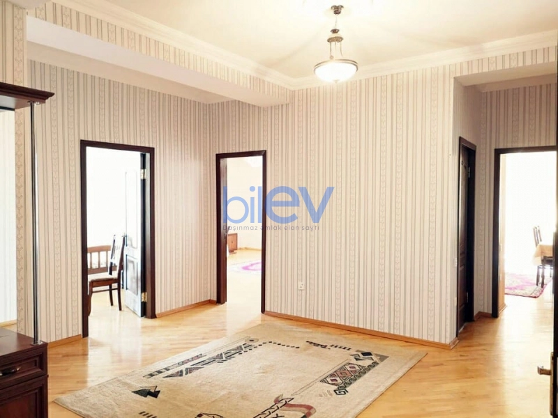 Aylıq Kirayə 3 otaqlı Yeni Tikili bina evi  130m², Bakı